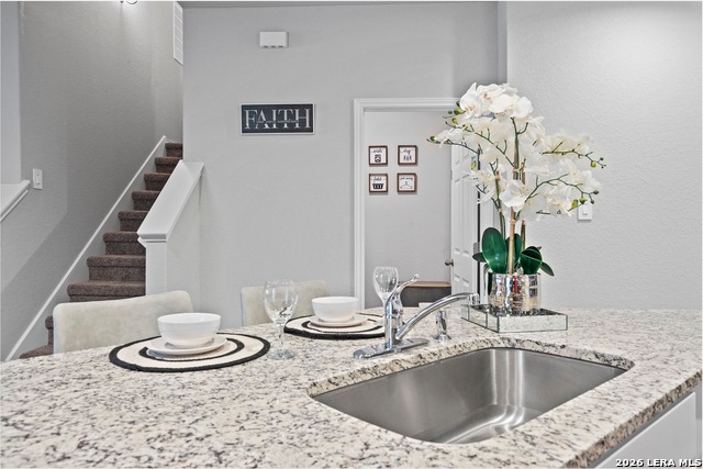 Listing photo id 4 for 10439 Lateleaf Oak