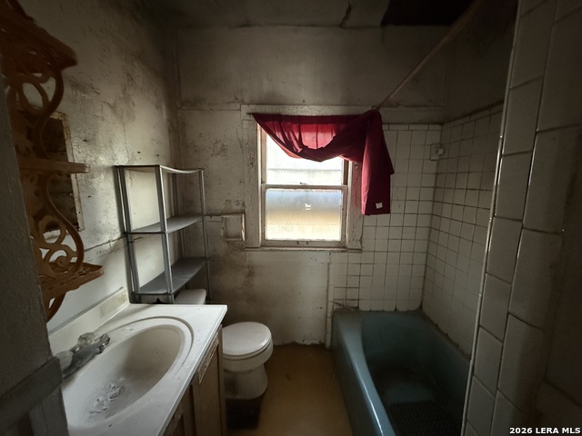 Image 4 of 36 For 3007 Buena Vista