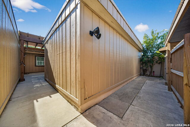 Image 21 of 33 For 6750 Crown Ridge