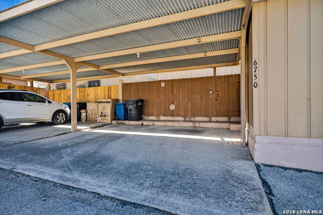 Image 23 of 33 For 6750 Crown Ridge