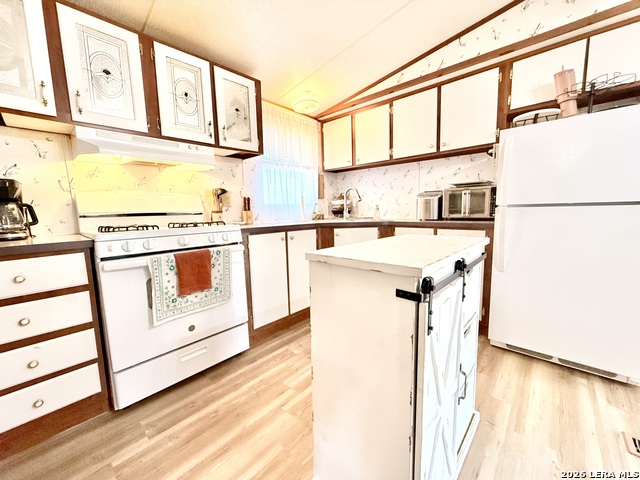 Image 10 of 35 For 721 Oak Dr  