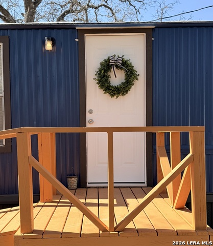 Image 4 of 35 For 721 Oak Dr  