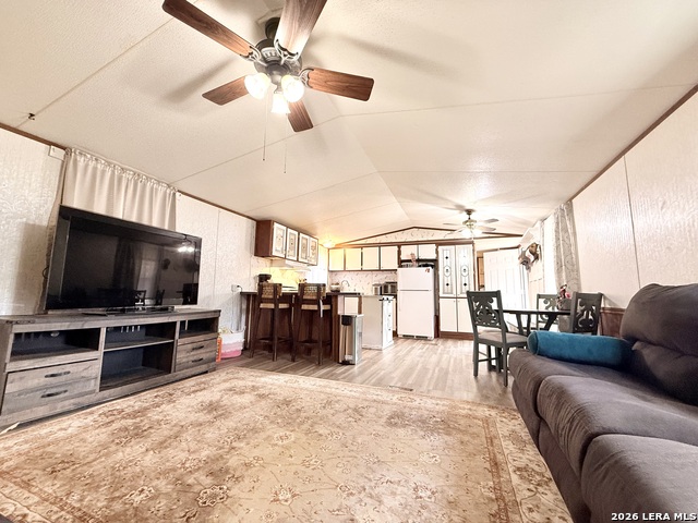 Image 5 of 35 For 721 Oak Dr  