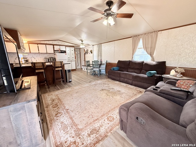 Image 6 of 35 For 721 Oak Dr  