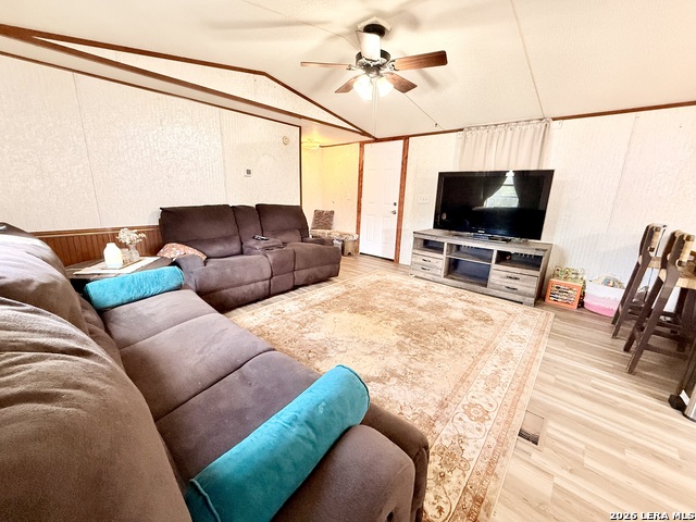 Image 7 of 35 For 721 Oak Dr  