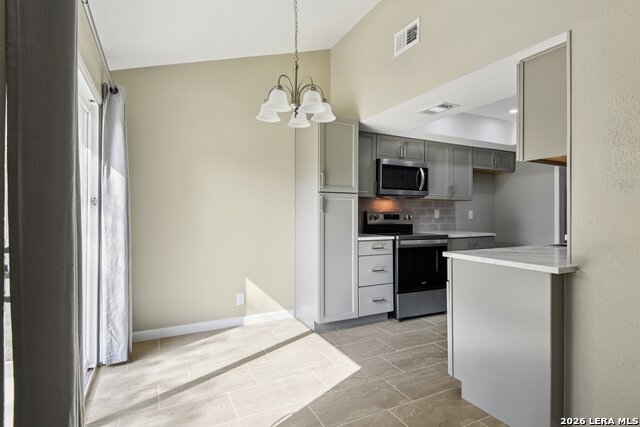 Image 10 of 29 For 11815 Broadwood