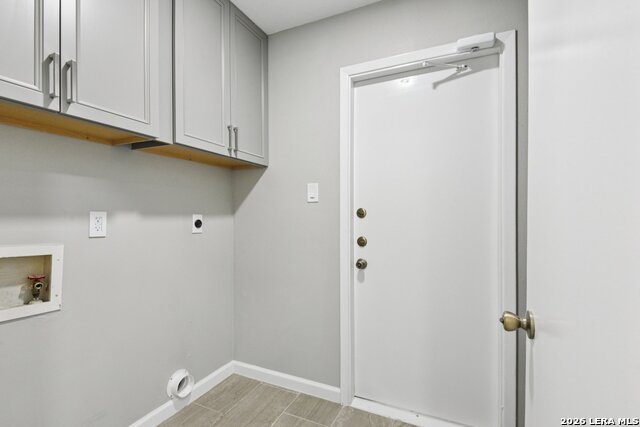 Image 22 of 29 For 11815 Broadwood