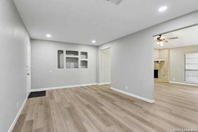 Image 4 of 29 For 11815 Broadwood