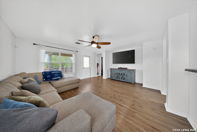 Image 11 of 40 For 11523 Oaks Hike