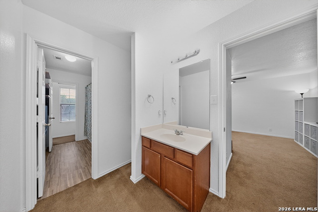 Image 27 of 40 For 11523 Oaks Hike