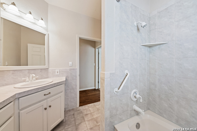 Image 22 of 27 For 2592 Edgegrove