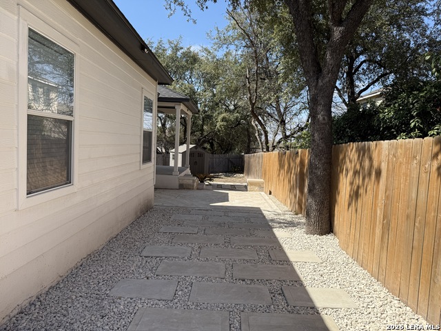 Image 25 of 38 For 1003 Atkins Bay