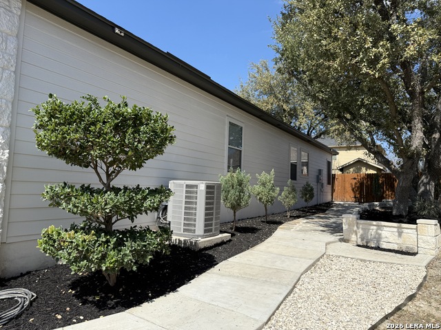 Image 3 of 38 For 1003 Atkins Bay