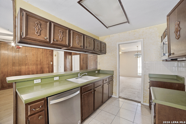 Image 14 of 25 For 911 Clearview