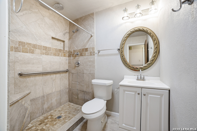 Image 18 of 25 For 911 Clearview