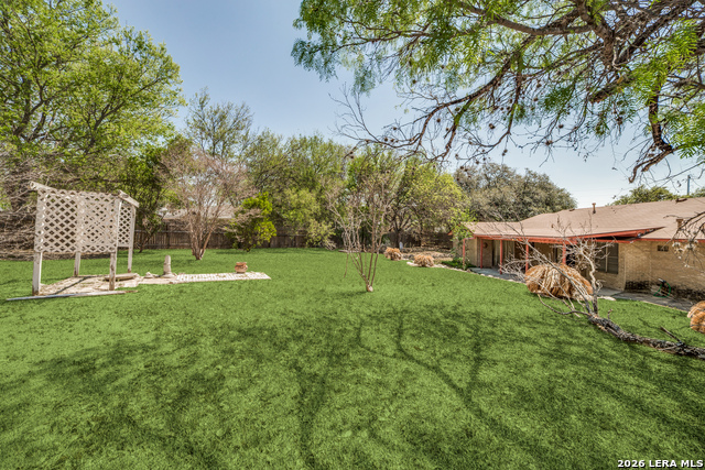 Image 25 of 25 For 911 Clearview