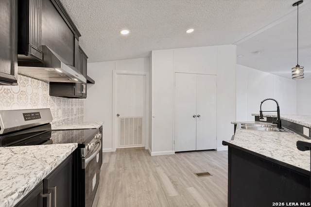 Image 10 of 25 For 5111 Savannah Woods