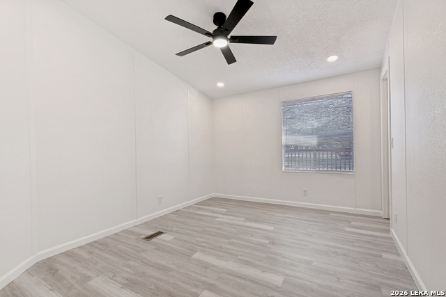 Image 16 of 25 For 5111 Savannah Woods