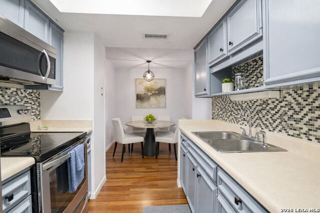 Image 5 of 24 For 2300 Nacogdoches  Unit 257n