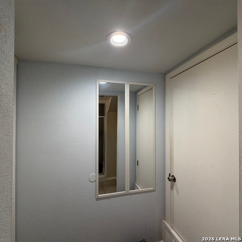 Image 13 of 26 For 7123 Thrush View  17