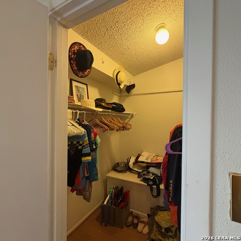 Image 20 of 26 For 7123 Thrush View  17