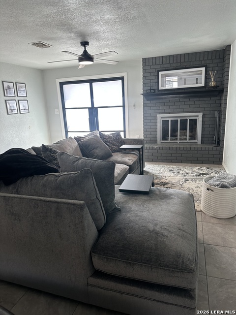 Image 17 of 27 For 3201 Oak Ridge