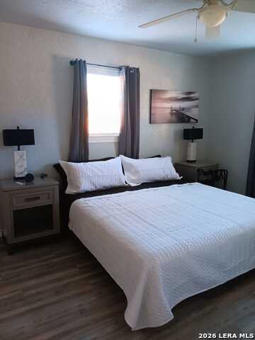 Image 20 of 27 For 3201 Oak Ridge