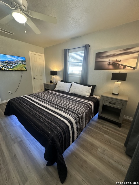 Image 5 of 27 For 3201 Oak Ridge