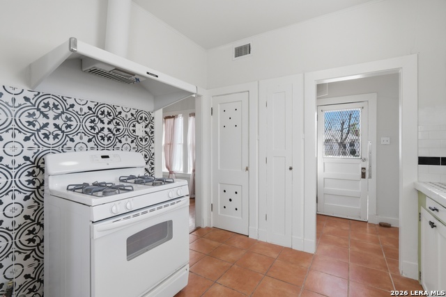 Image 14 of 33 For 1446 Fulton  