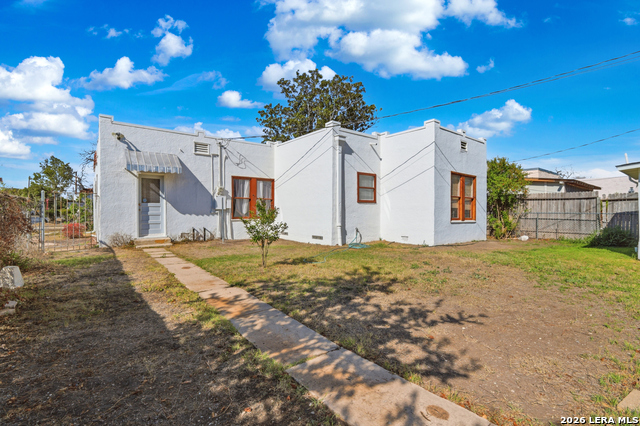 Image 24 of 33 For 1446 Fulton  