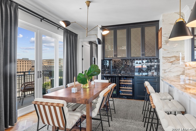 Image 12 of 50 For 230 Dwyer  705