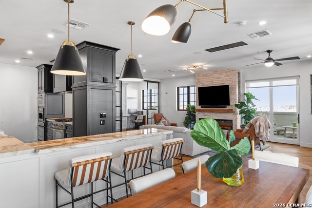 Image 16 of 50 For 230 Dwyer  705