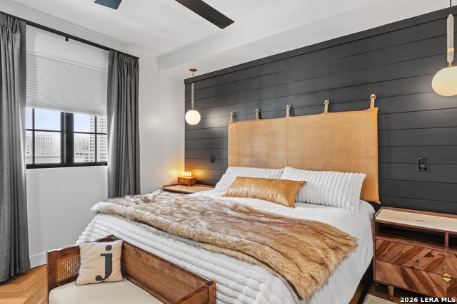 Image 22 of 50 For 230 Dwyer  705