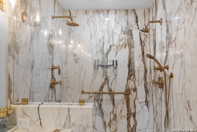 Image 25 of 50 For 230 Dwyer  705