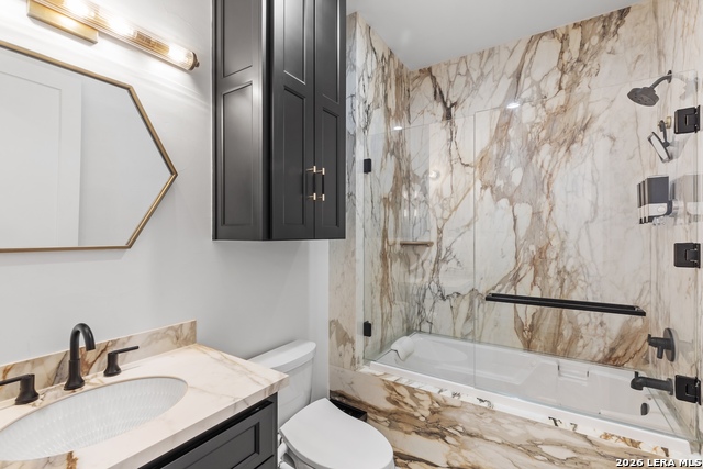 Image 29 of 50 For 230 Dwyer  705