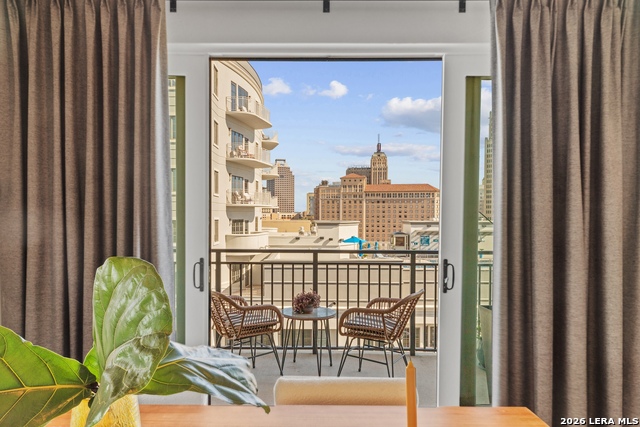 Image 3 of 50 For 230 Dwyer  705