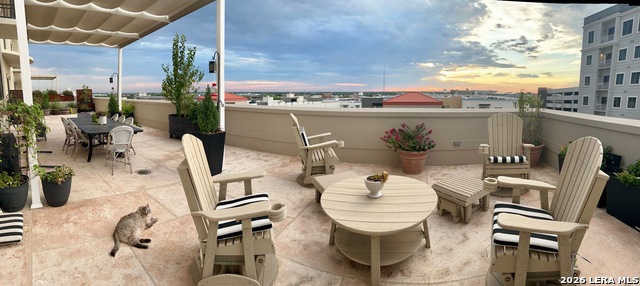 Image 34 of 50 For 230 Dwyer  705