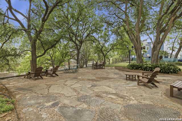 Image 38 of 50 For 230 Dwyer  705