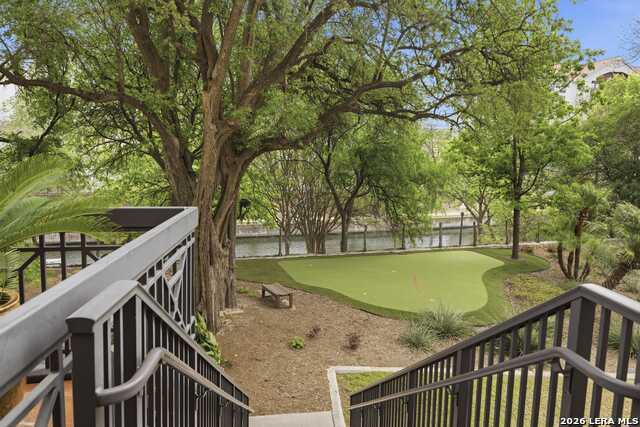 Image 44 of 50 For 230 Dwyer  705