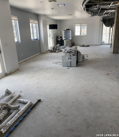 Image 46 of 50 For 230 Dwyer  705