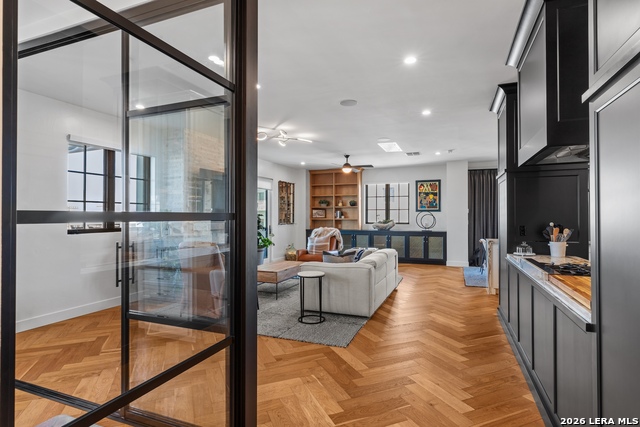 Image 9 of 50 For 230 Dwyer  705