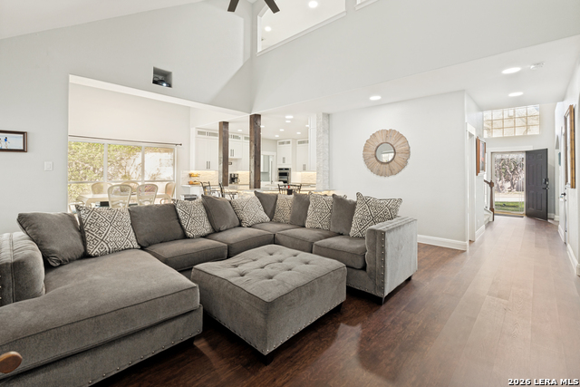 Image 3 of 25 For 2817 Valencia Ln