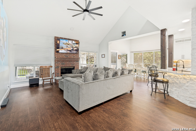 Image 4 of 25 For 2817 Valencia Ln