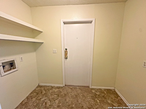 Image 17 of 19 For 8707 Glen Bluff