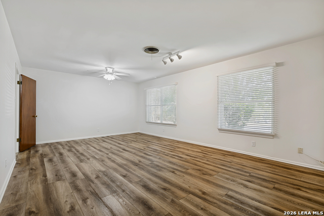 Image 4 of 26 For 5015 Bayonne