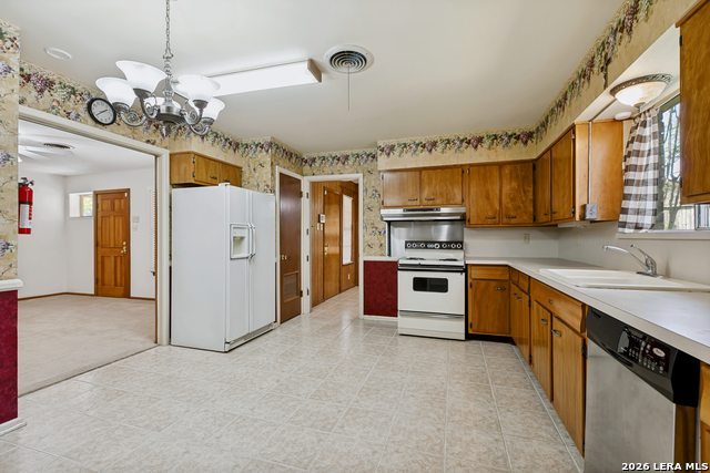 Image 8 of 26 For 5015 Bayonne