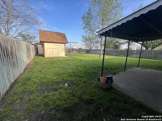 Image 15 of 17 For 208 Michelle