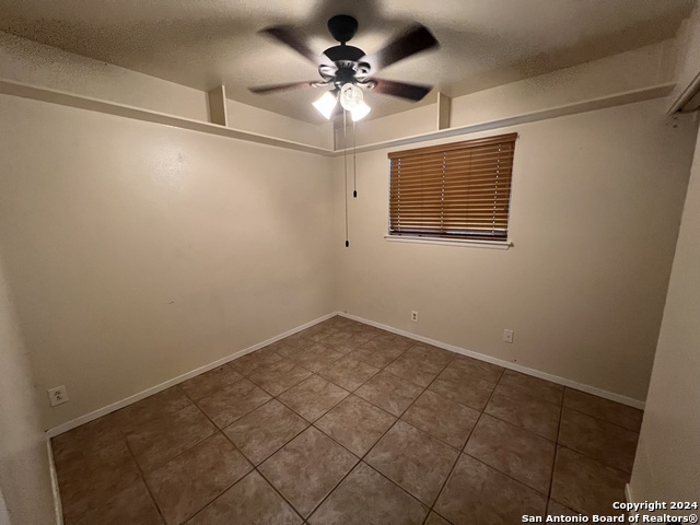 Image 8 of 17 For 208 Michelle