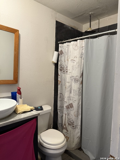 Image 9 of 12 For 134 Redrock  