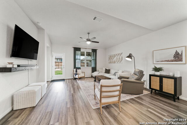 Image 2 of 29 For 12939 Mayowa